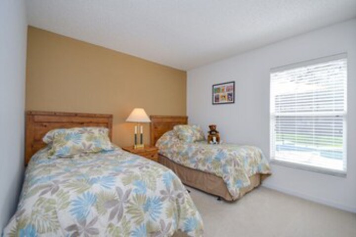Room 15 of 40