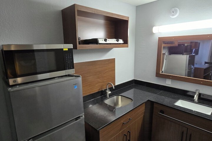 Room 9 of 24