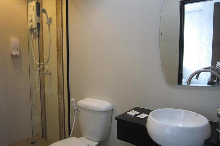 Photo 12