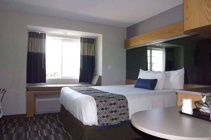 Room 9 of 44