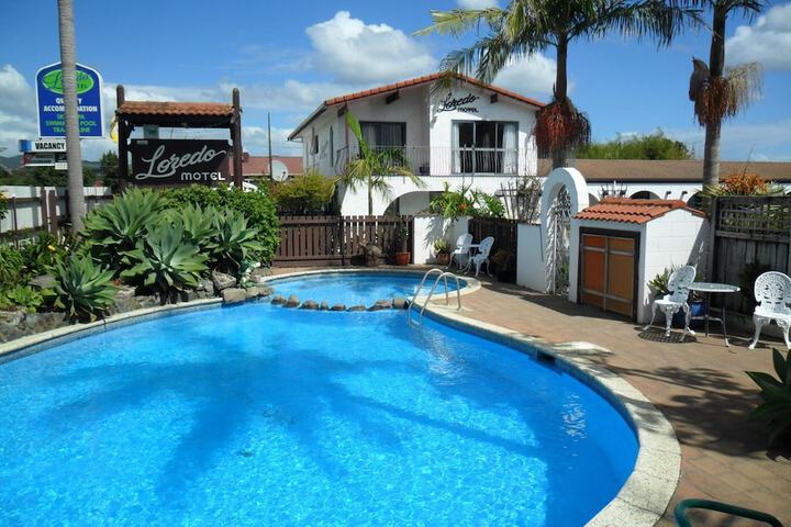 Pool 22 of 26