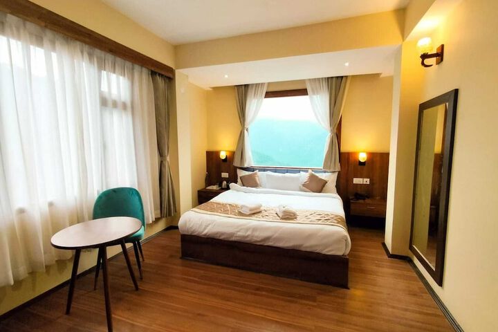 Room 3 of 9