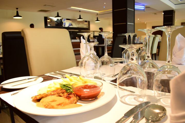 Dining 35 of 50