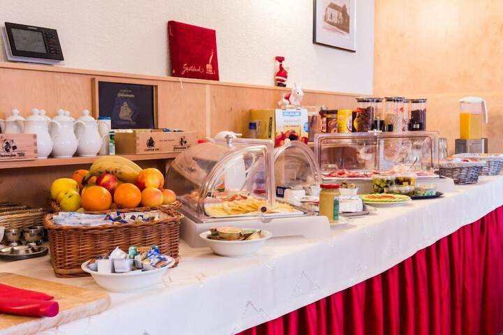 Breakfast/Coffee Service 22 of 35