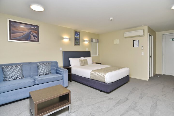 Room 80 of 196