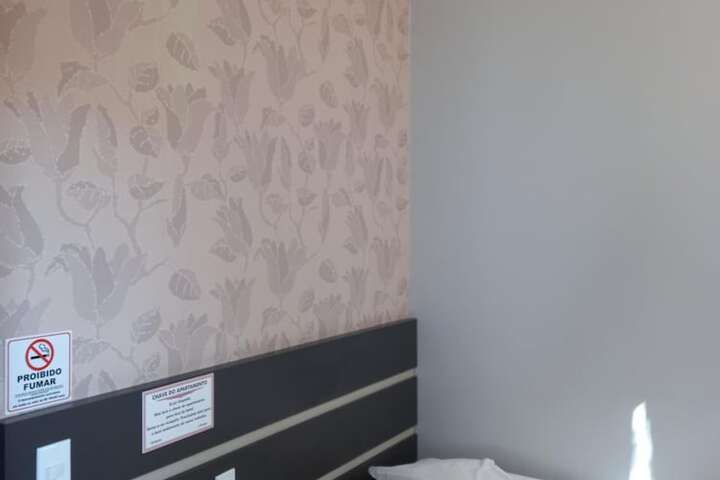 Room 28 of 63
