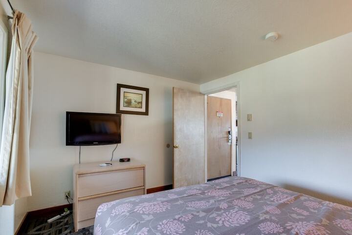 Room 12 of 76