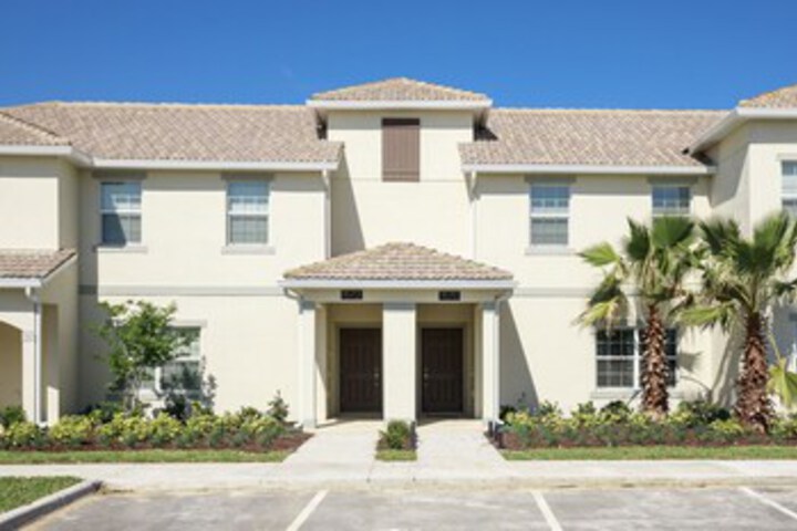 4 BR Townhome in Davenport by by STR in Davenport, FL
