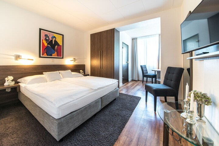 Room 15 of 46