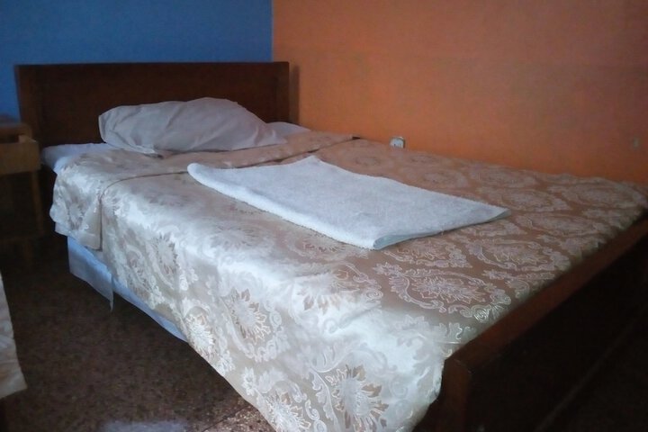 Room 10 of 24