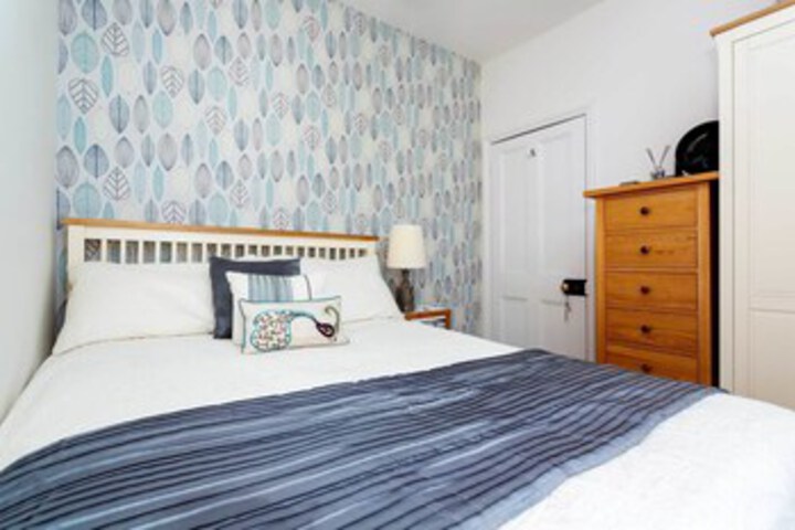 Room 11 of 21