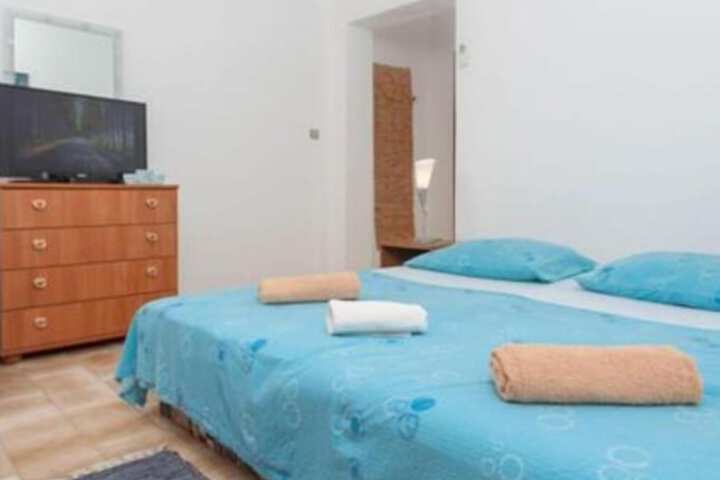 Room 2 of 22