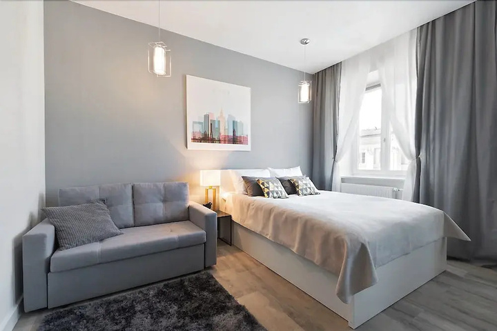Room 4 of 18