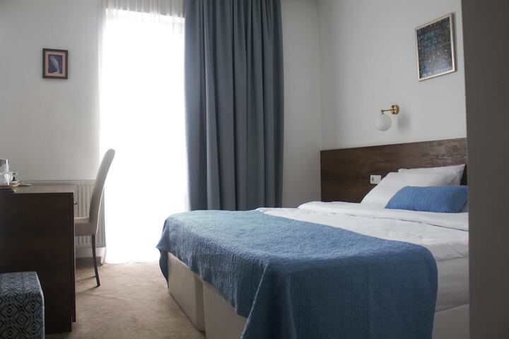 Room 7 of 68