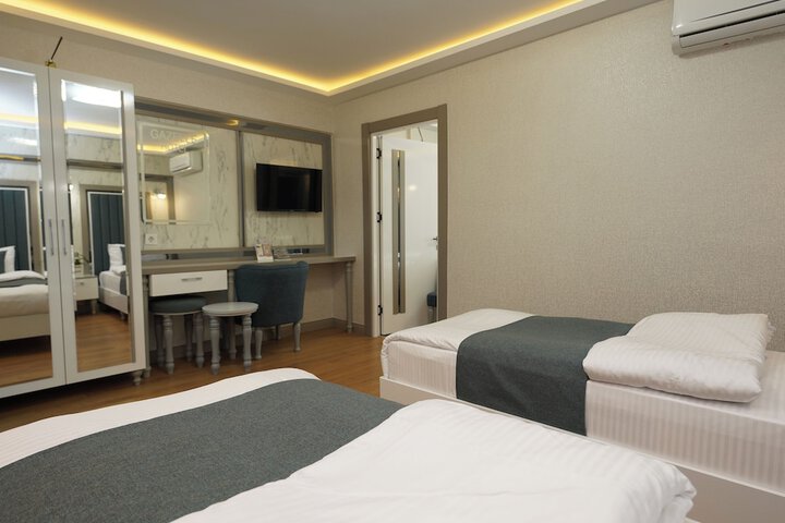 Room 20 of 104