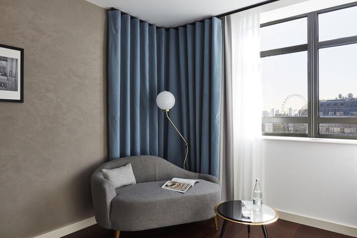 Room 51 of 61