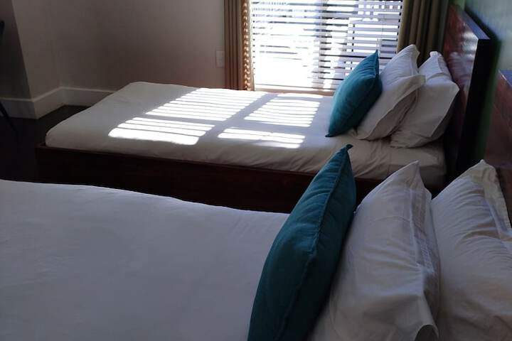 Room 12 of 103