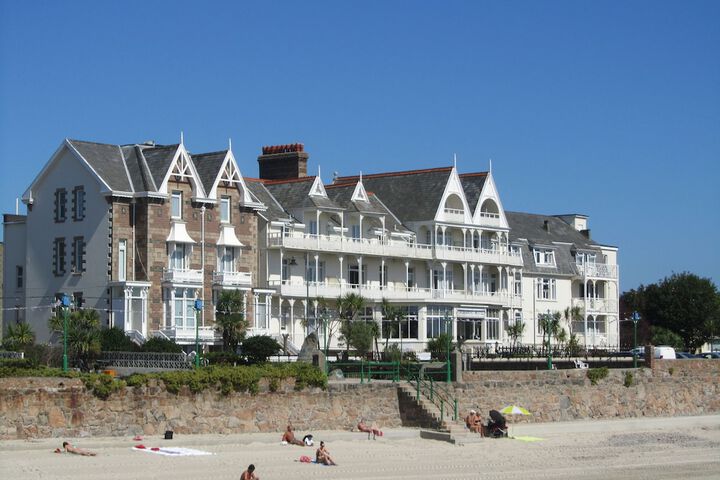 Ommaroo Hotel