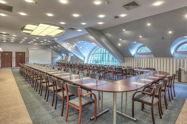 Business Center 16 of 18