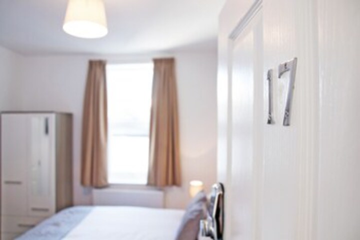 Room 52 of 82