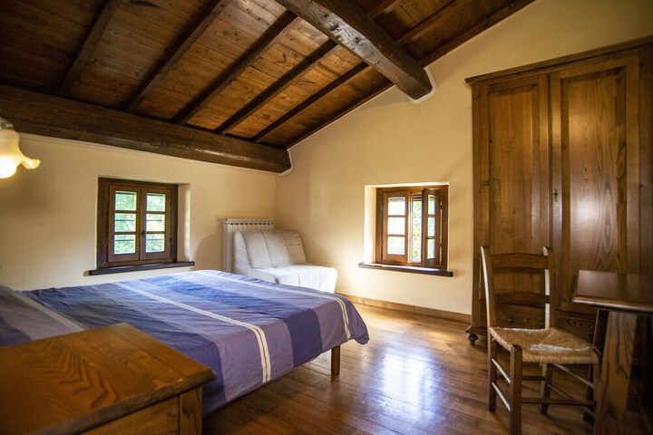 Room 12 of 38