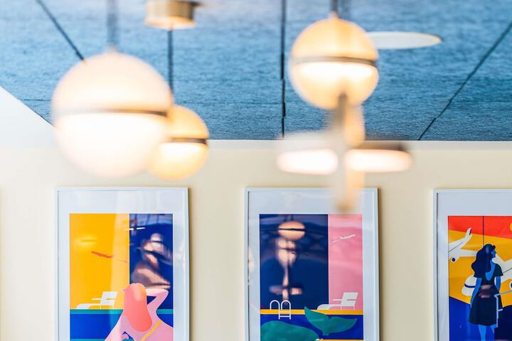 Lounge 61 of 83