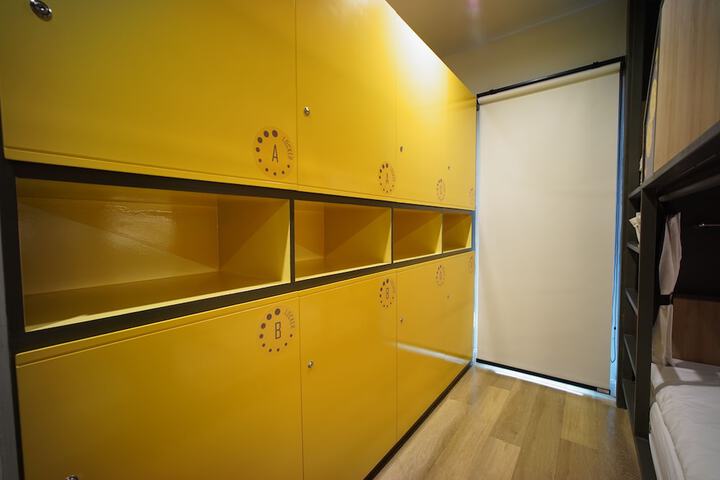 Room 30 of 47