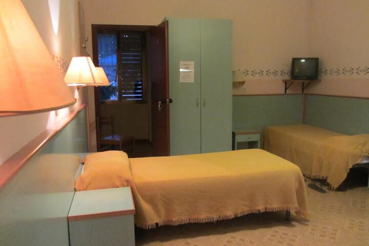 Room 8 of 47