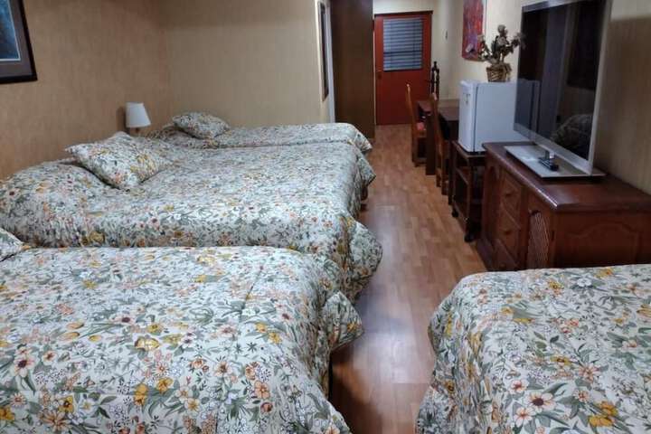 Room 3 of 95