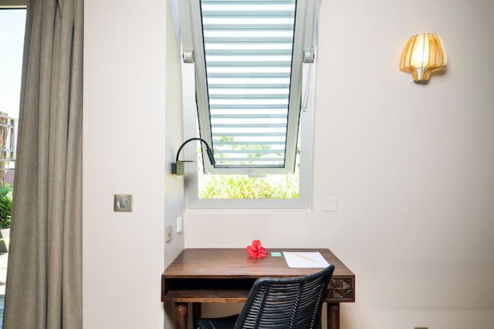 Room 12 of 73