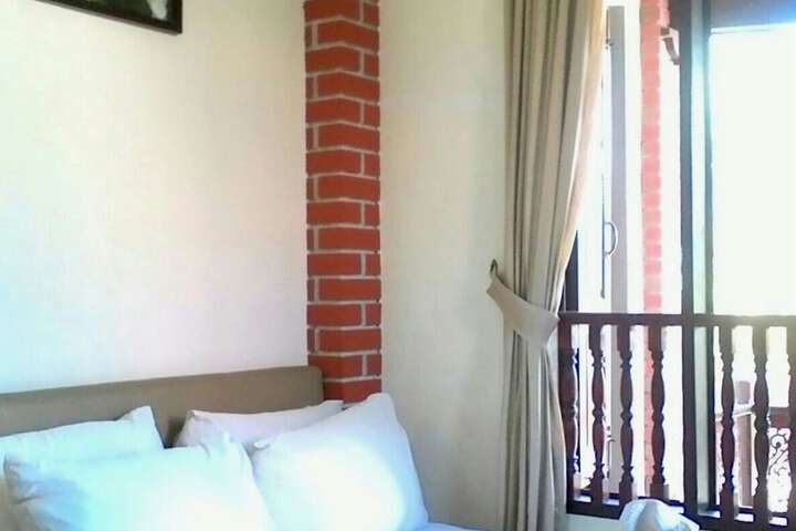 Room 5 of 48