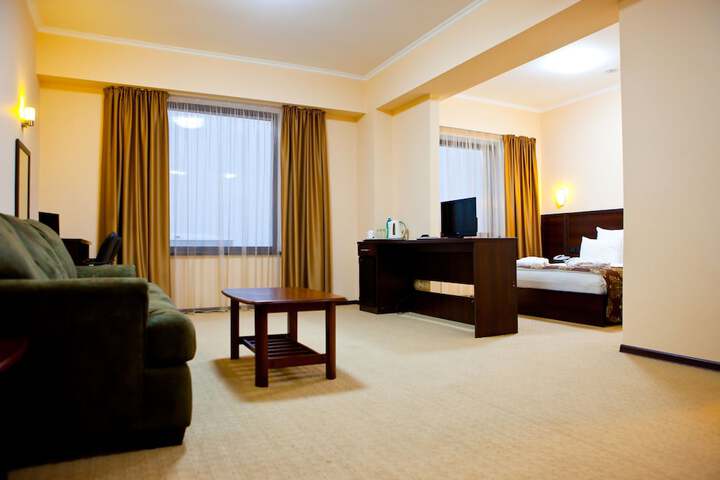 Room 52 of 148