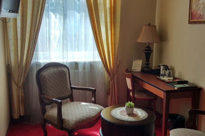 Room 30 of 47