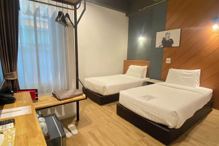 Room 7 of 42