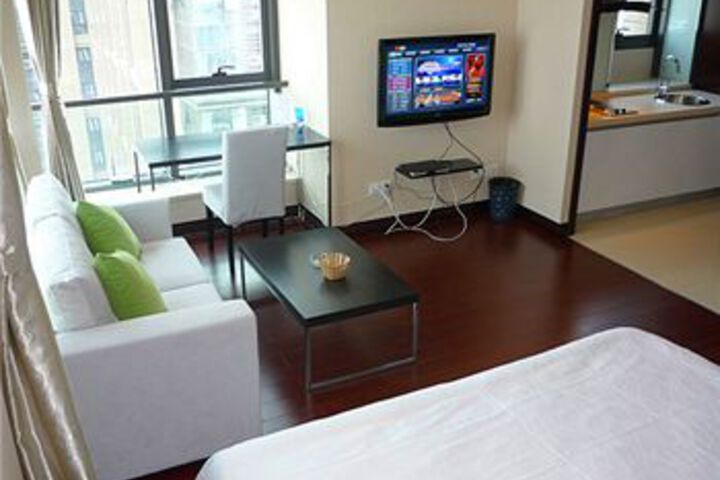 Room 10 of 11