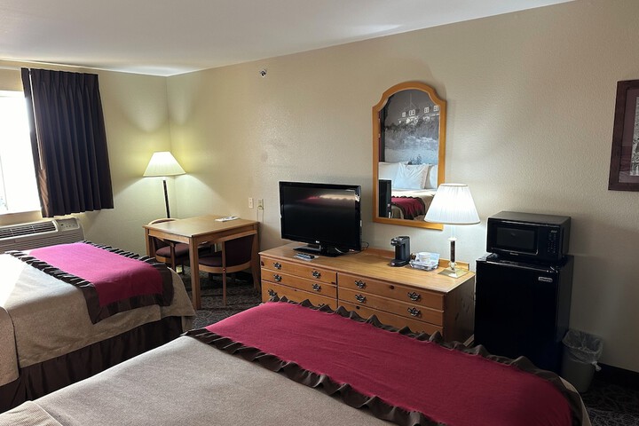 1 Queen Bed Mobility Accessible (7 of 10)