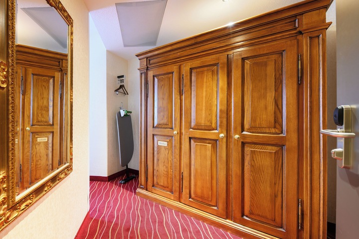 Room 50 of 111