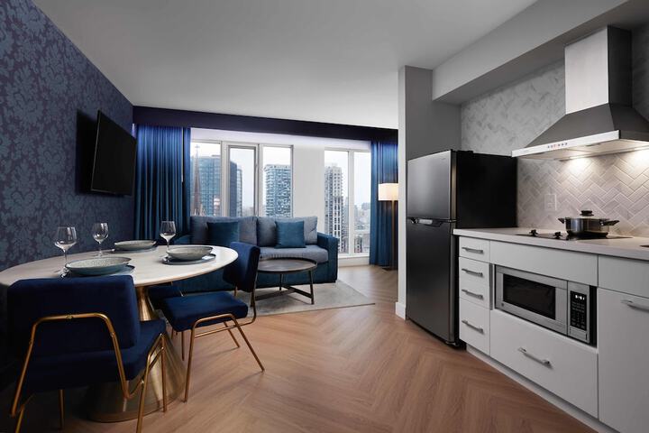 Room 21 of 33