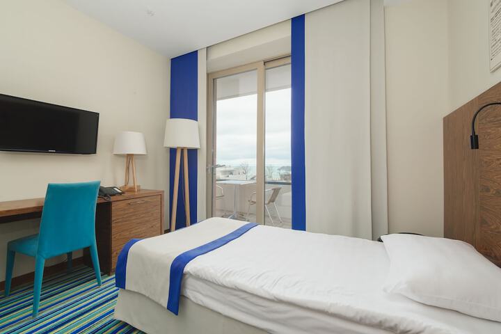 Room 21 of 75