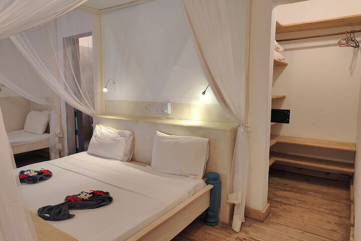 Room 27 of 117