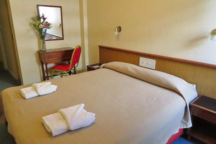 Room 9 of 24