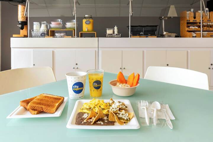 Breakfast/Coffee Service 20 of 28