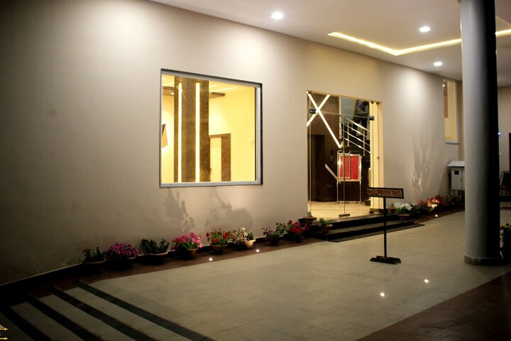 HOTEL GK PALACE