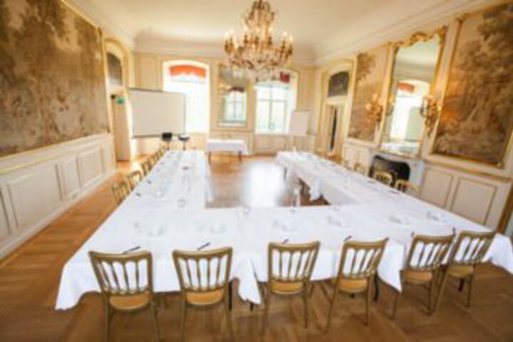 Room 3 of 43