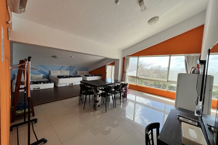 Room 8 of 29