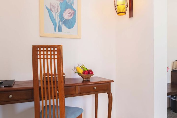 Room 12 of 209