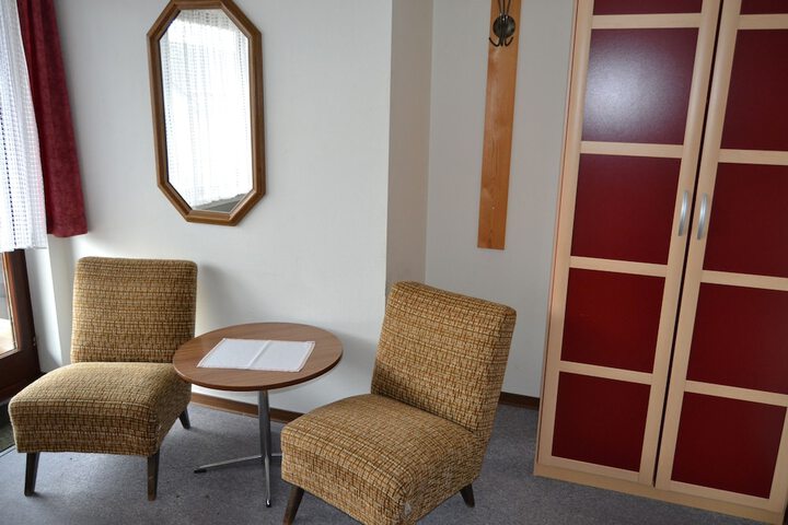 Room 12 of 46