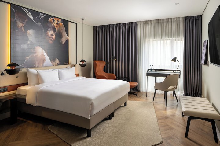 Room 56 of 214