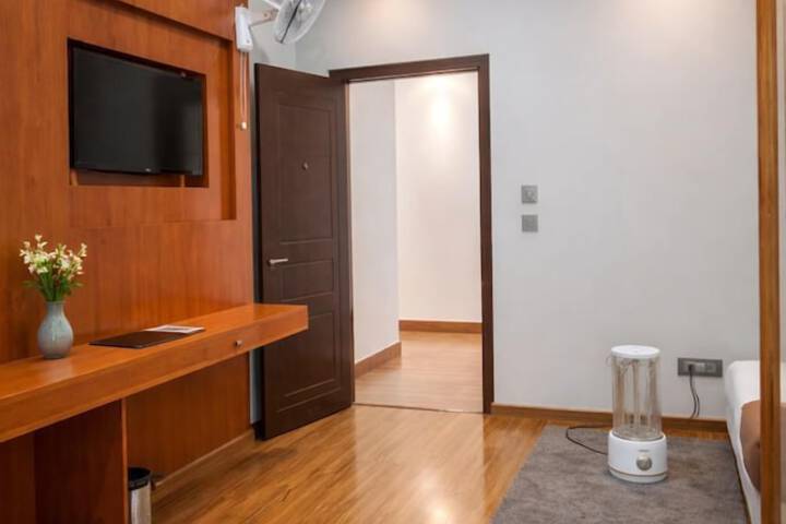 Room 7 of 26