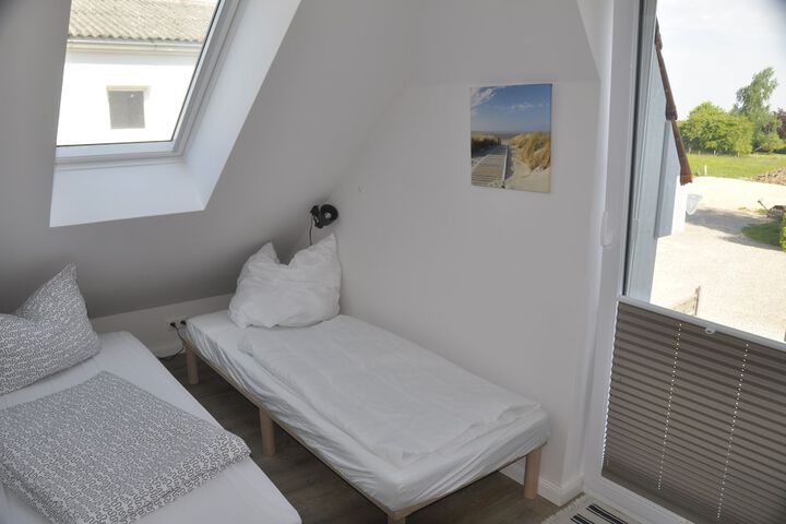 Room 32 of 81